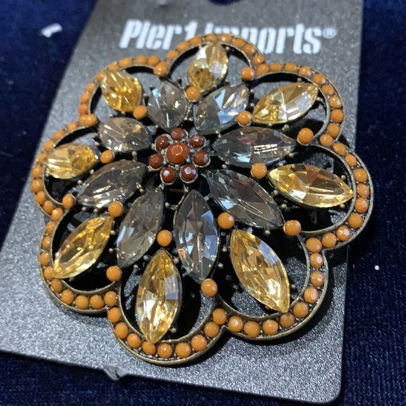 Brooch - Picture 2 of 3